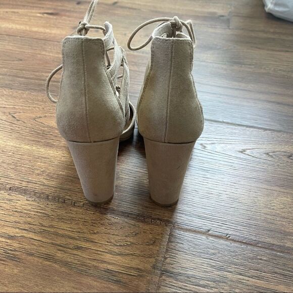 Christian Siriano for Payless Heel - Picture 3 of 5